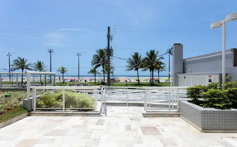 Home 43| Apto em cond Pé na Areia em Bertioga