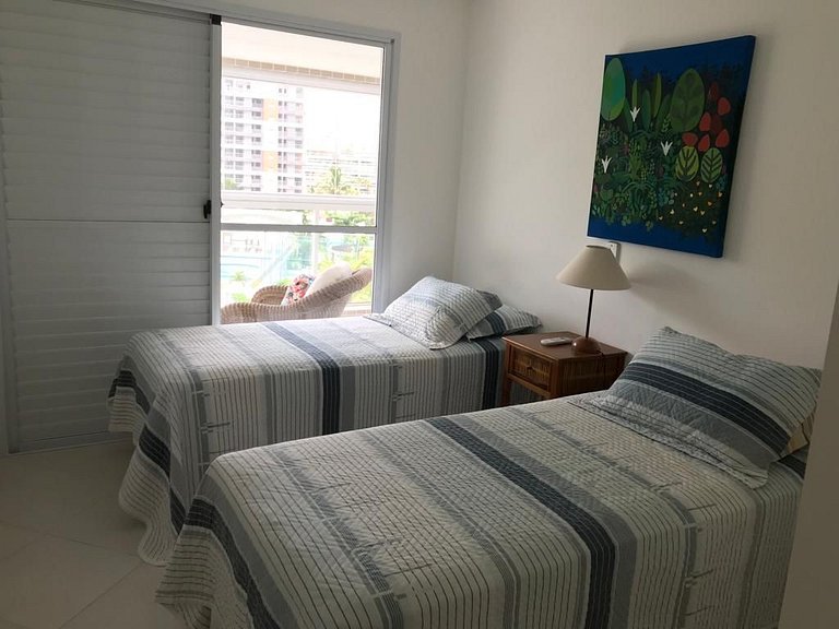 Home 227I Ap em Riviera com piscina Wifi e Jacuzzi