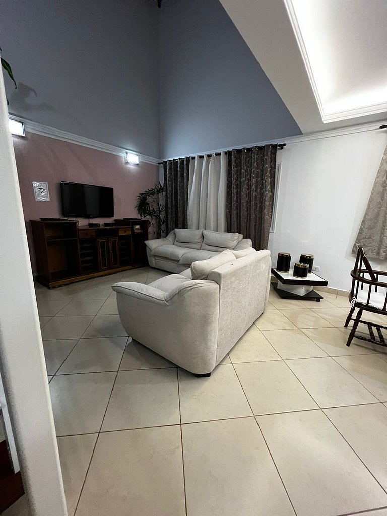 Home 1 | Casa c/ área gourmet e piscina em cond Mairinque