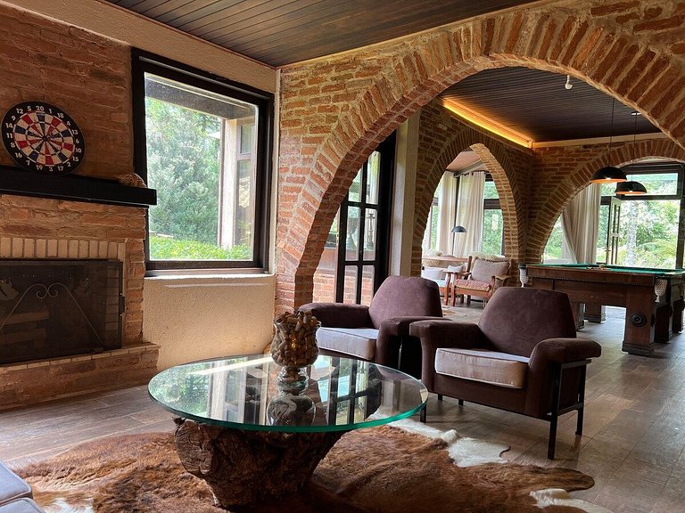 Home 20 | Casa c/lareira, ofurô e jardim em Campos do Jordão