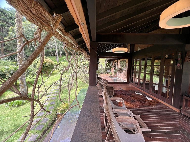 Home 20 | Casa c/lareira, ofurô e jardim em Campos do Jordão