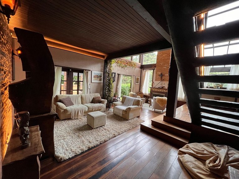 Home 20 | Casa c/lareira, ofurô e jardim em Campos do Jordão