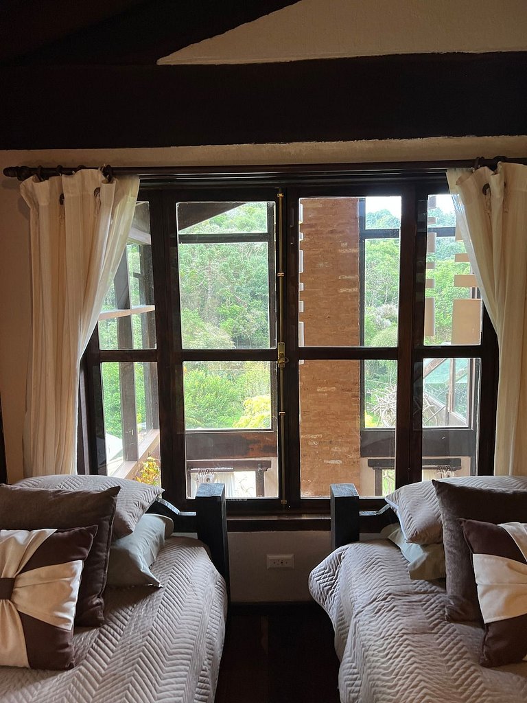 Home 20 | Casa c/lareira, ofurô e jardim em Campos do Jordão
