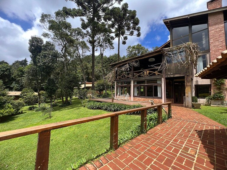 Home 20 | Casa c/lareira, ofurô e jardim em Campos do Jordão