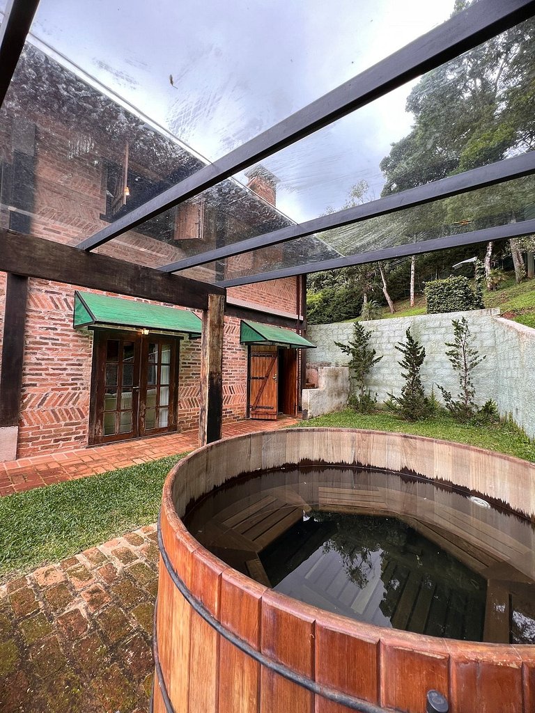Home 20 | Casa c/lareira, ofurô e jardim em Campos do Jordão