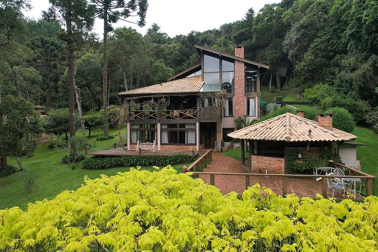 Home 20 | Casa c/lareira, ofurô e jardim em Campos do Jordão