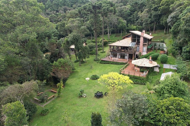 Home 20 | Casa c/lareira, ofurô e jardim em Campos do Jordão