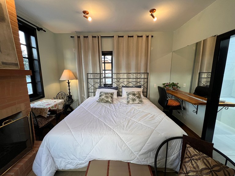 Home 25 | Cabana com Jacuzzi e banheira em Campos do Jordão