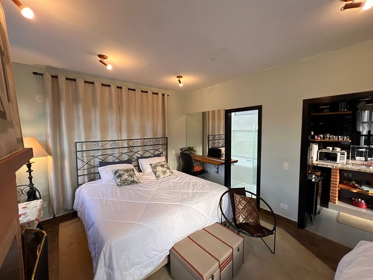 Home 25 | Cabana com Jacuzzi e banheira em Campos do Jordão