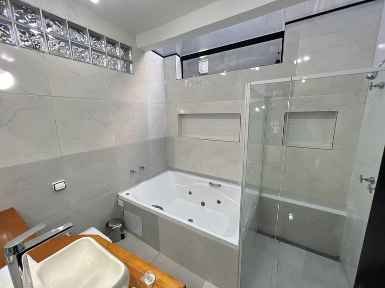 Home 25 | Cabana com Jacuzzi e banheira em Campos do Jordão
