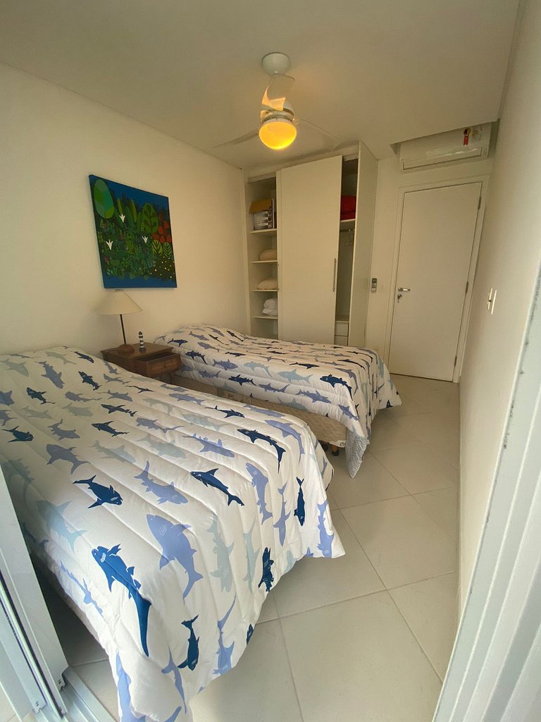 Home 227I Ap em Riviera com piscina Wifi e Jacuzzi