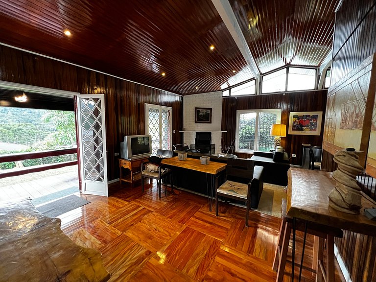 Cabana em Campos do Jordão 8 pessoas com suíte Home 26