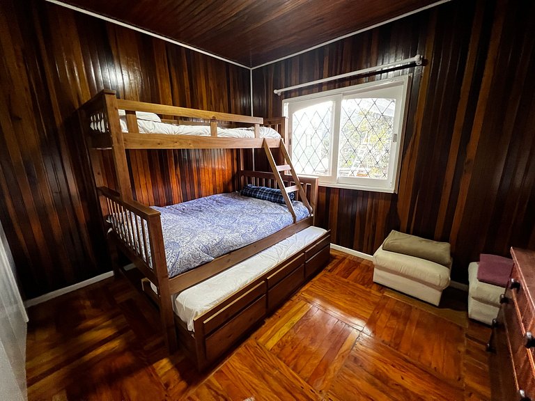 Cabana em Campos do Jordão 8 pessoas com suíte Home 26