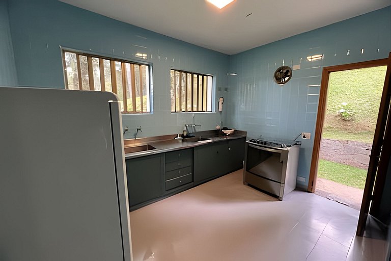 Casa com  jacuzzi e lareira interna  HM17