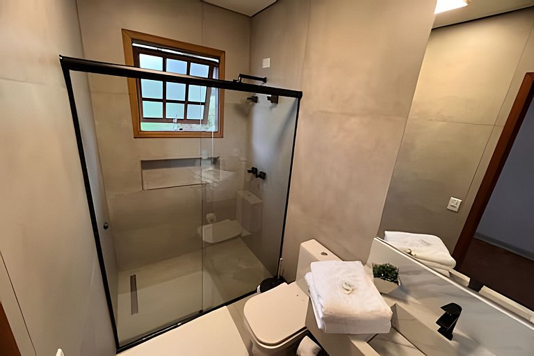 Casa com  jacuzzi e lareira interna  HM17