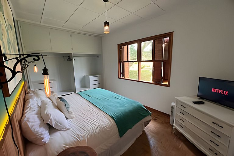 Casa com  jacuzzi e lareira interna  HM17