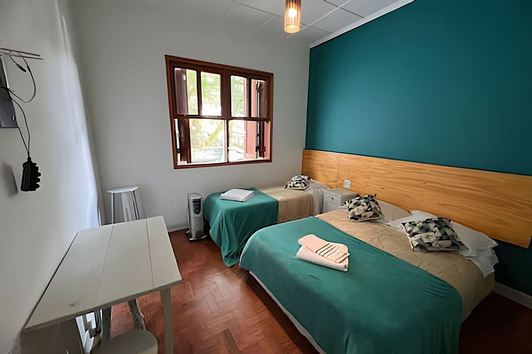 Casa com  jacuzzi e lareira interna  HM17
