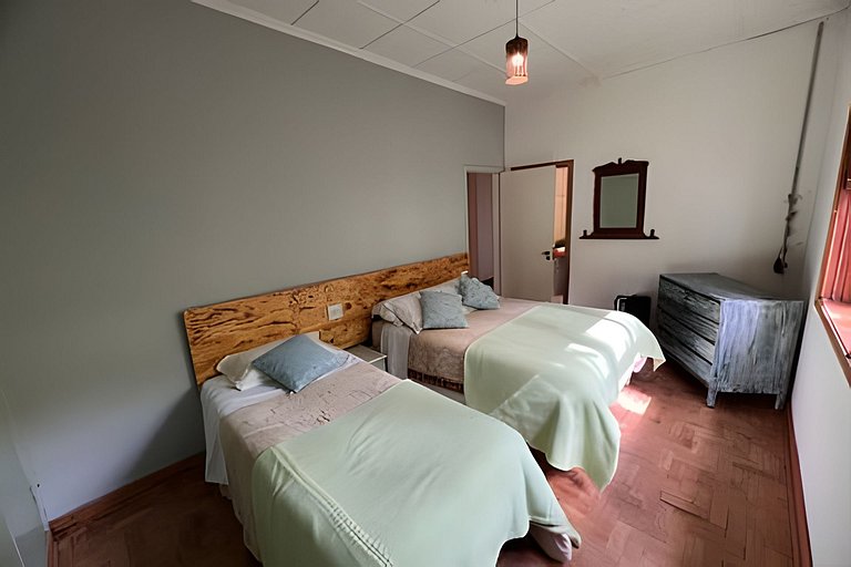 Casa com  jacuzzi e lareira interna  HM17