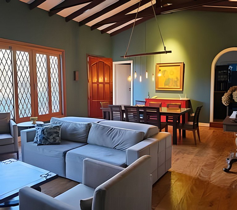 Casa com  jacuzzi e lareira interna  HM17