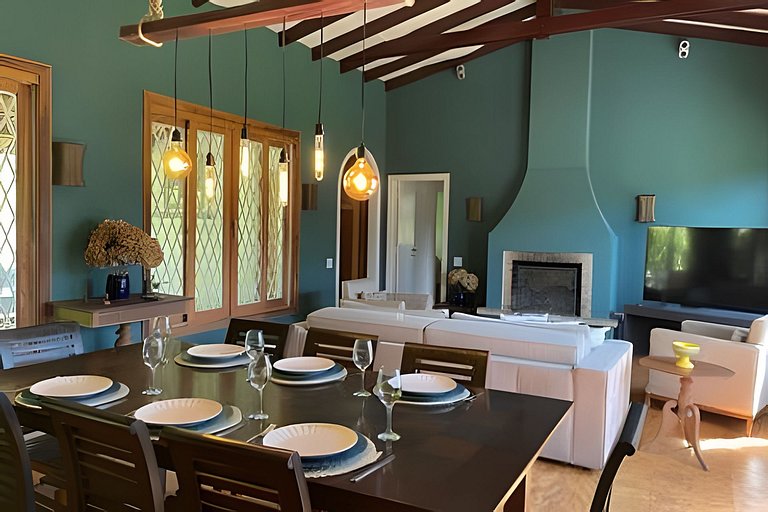 Casa com  jacuzzi e lareira interna  HM17