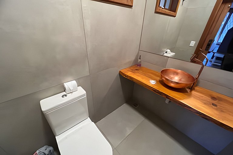 Casa com  jacuzzi e lareira interna  HM17