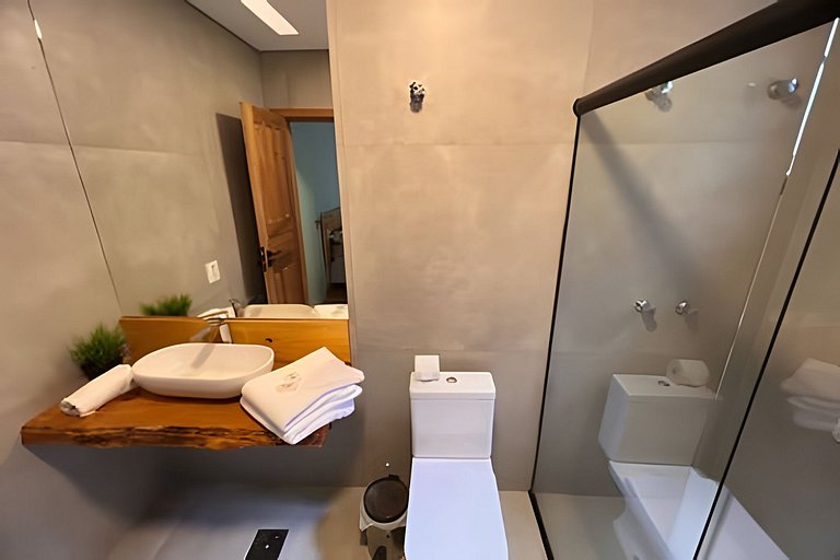 Casa com  jacuzzi e lareira interna  HM17