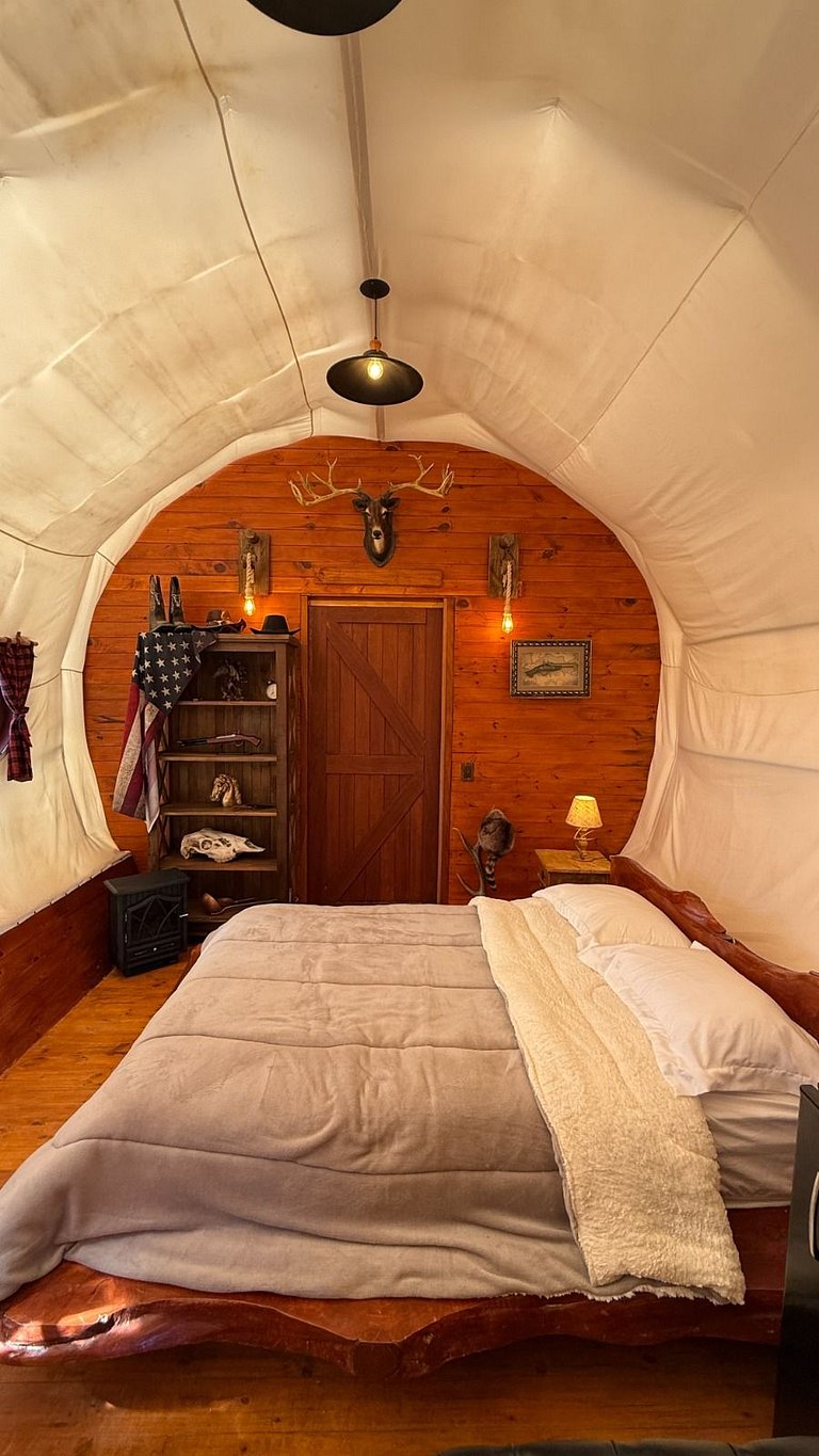 Wagon Cella: faroeste com Spa em Campos