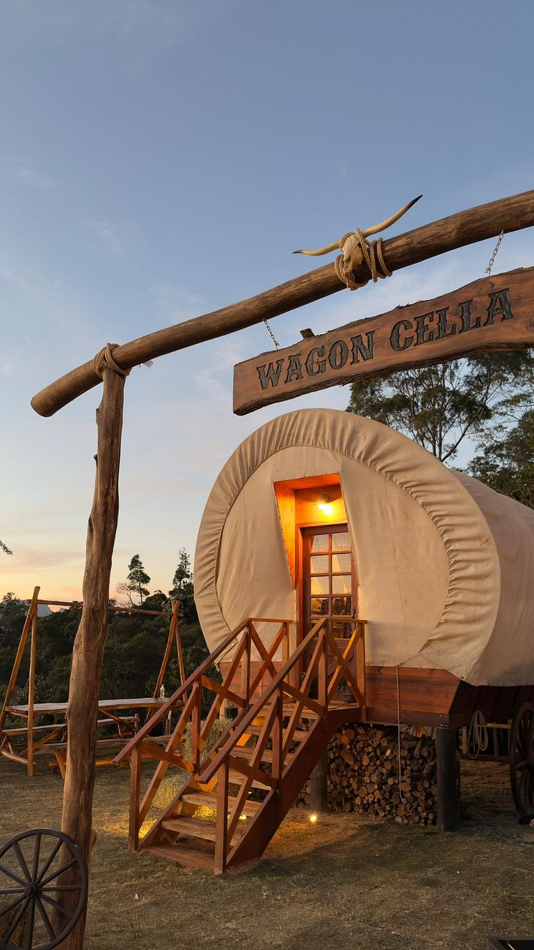 Wagon Cella: faroeste com Spa em Campos