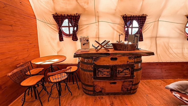 Wagon Cella: faroeste com Spa em Campos