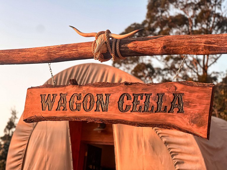 Wagon Cella: faroeste com Spa em Campos