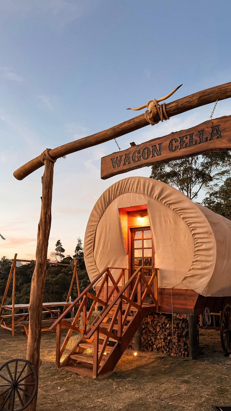 Wagon Cella: faroeste com Spa em Campos