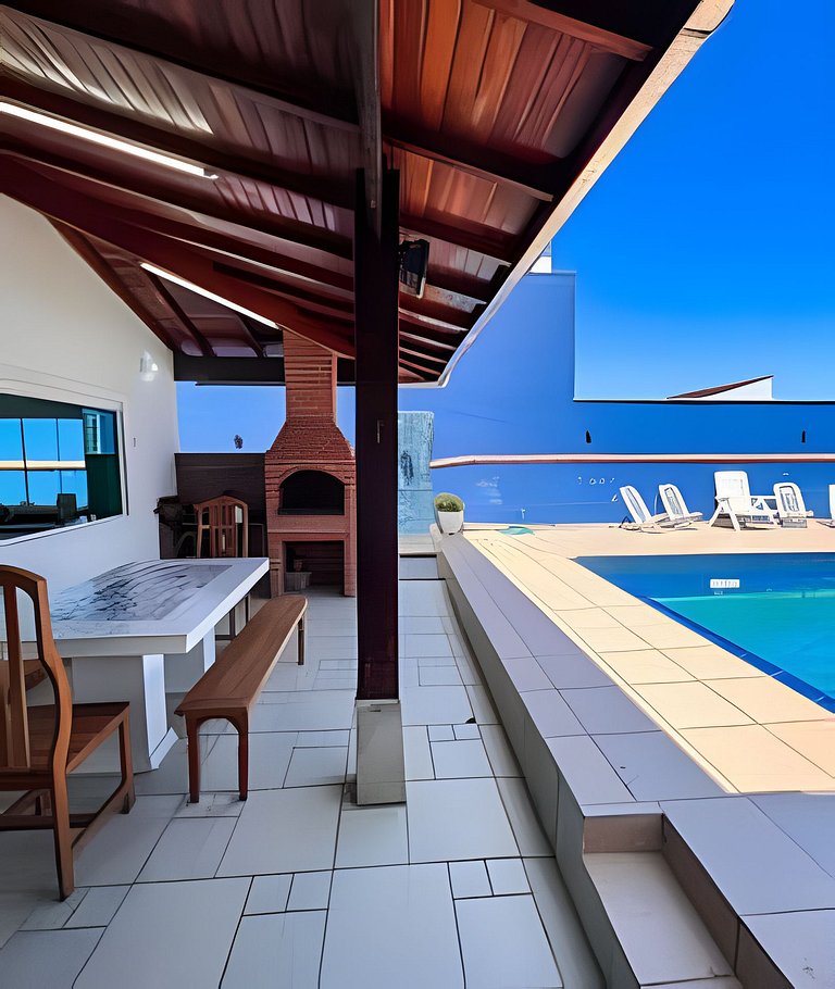 Casa com Piscina em Condomínio Fechado HM176