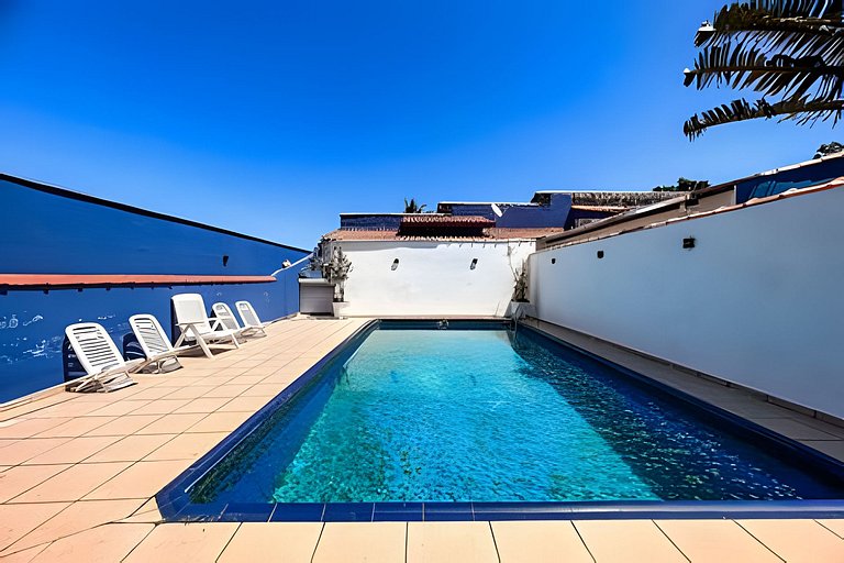 Casa com Piscina em Condomínio Fechado HM176