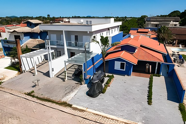 Casa com Piscina em Condomínio Fechado HM176