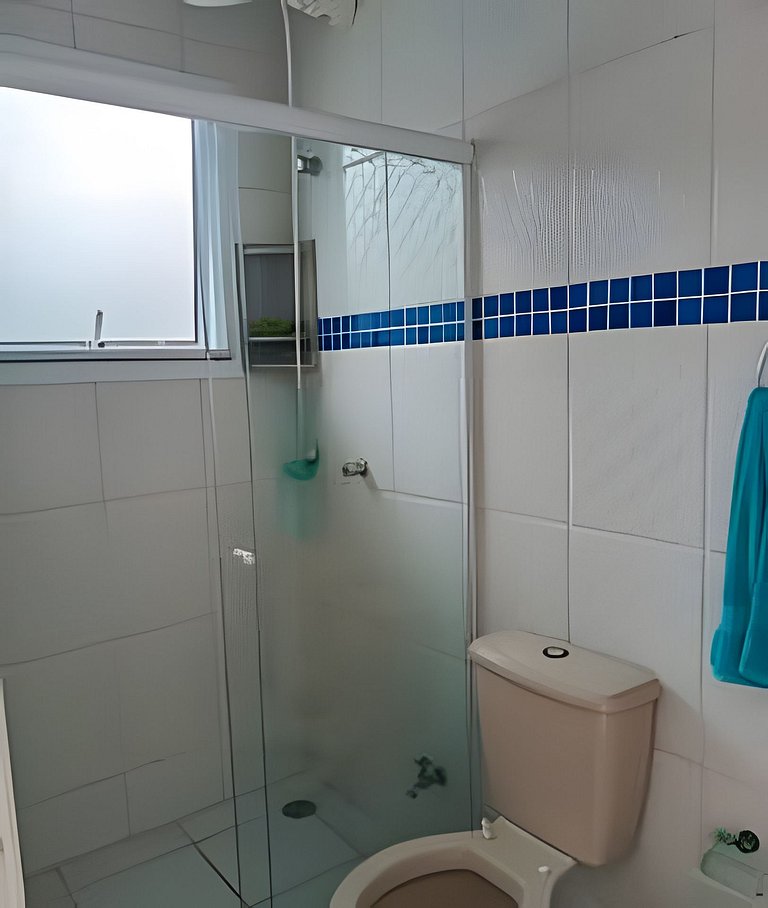 Casa em condomínio com piscina em Bertioga HM178