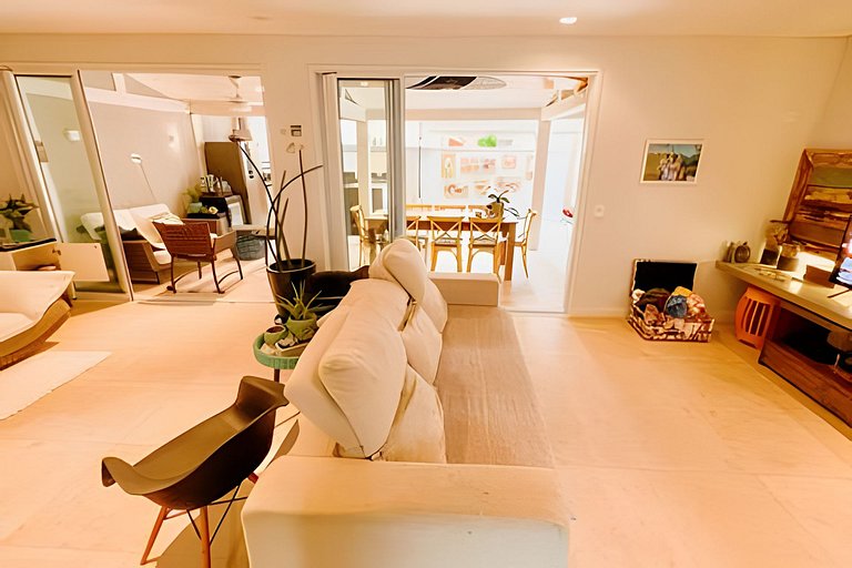 Pé na areia em Maresias: casa em condomínio – HM53