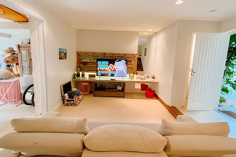 Pé na areia em Maresias: casa em condomínio – HM53