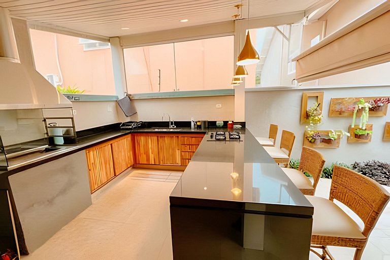 Pé na areia em Maresias: casa em condomínio – HM53