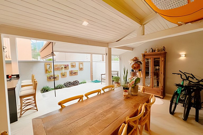 Pé na areia em Maresias: casa em condomínio – HM53