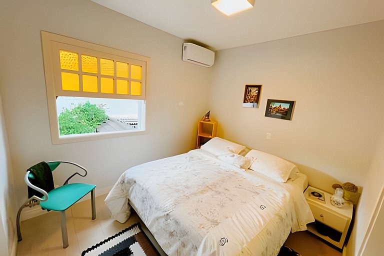 Pé na areia em Maresias: casa em condomínio – HM53