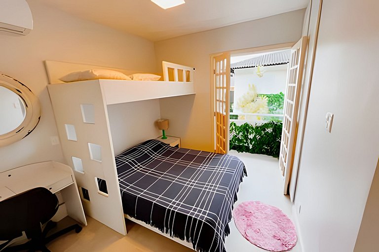 Pé na areia em Maresias: casa em condomínio – HM53