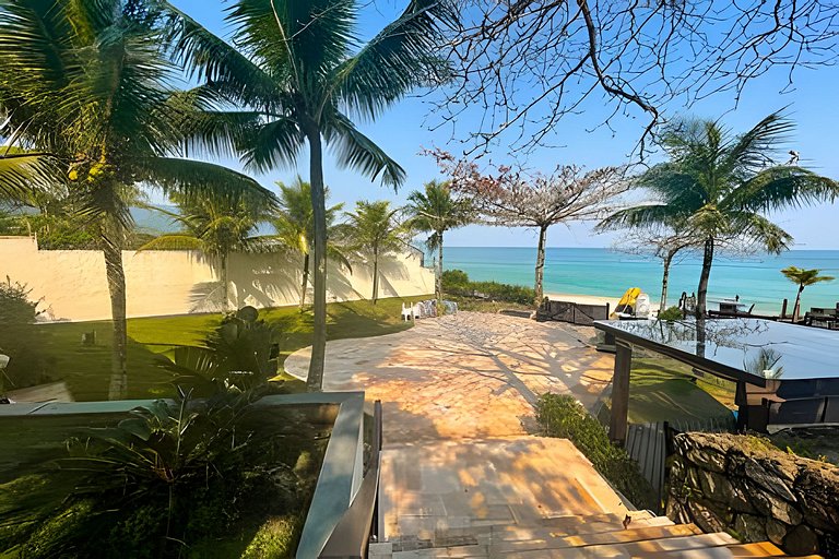 Pé na areia em Maresias: casa em condomínio – HM53