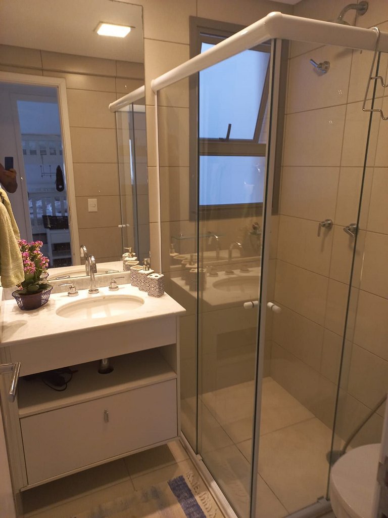 Ap c/ Ar e Vista Mar em Cond. Bertioga H55